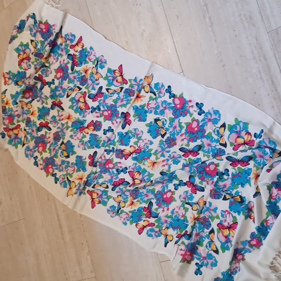 Pashmina Multi-Colored Butterfly 🦋 Floral Over-Sized Shawl/Wrap - Picture 6 of 6